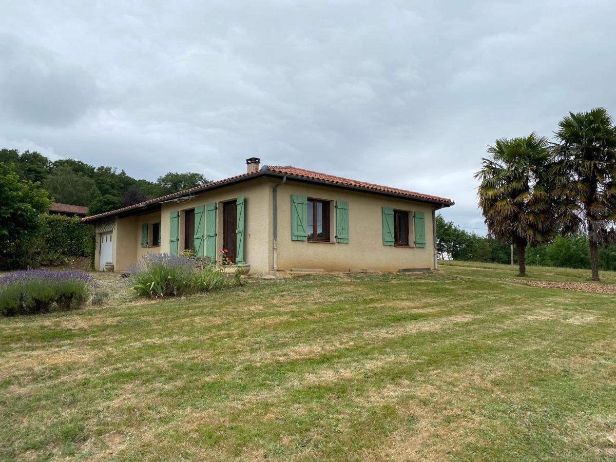 Maison En Campagne Avec Vue Sur Les Pyrenees Estampes Luaran gambar