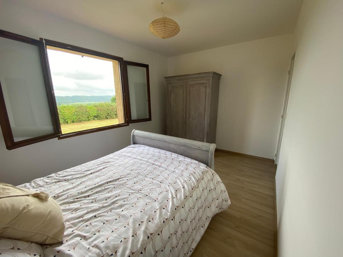 Maison En Campagne Avec Vue Sur Les Pyrenees Estampes Luaran gambar