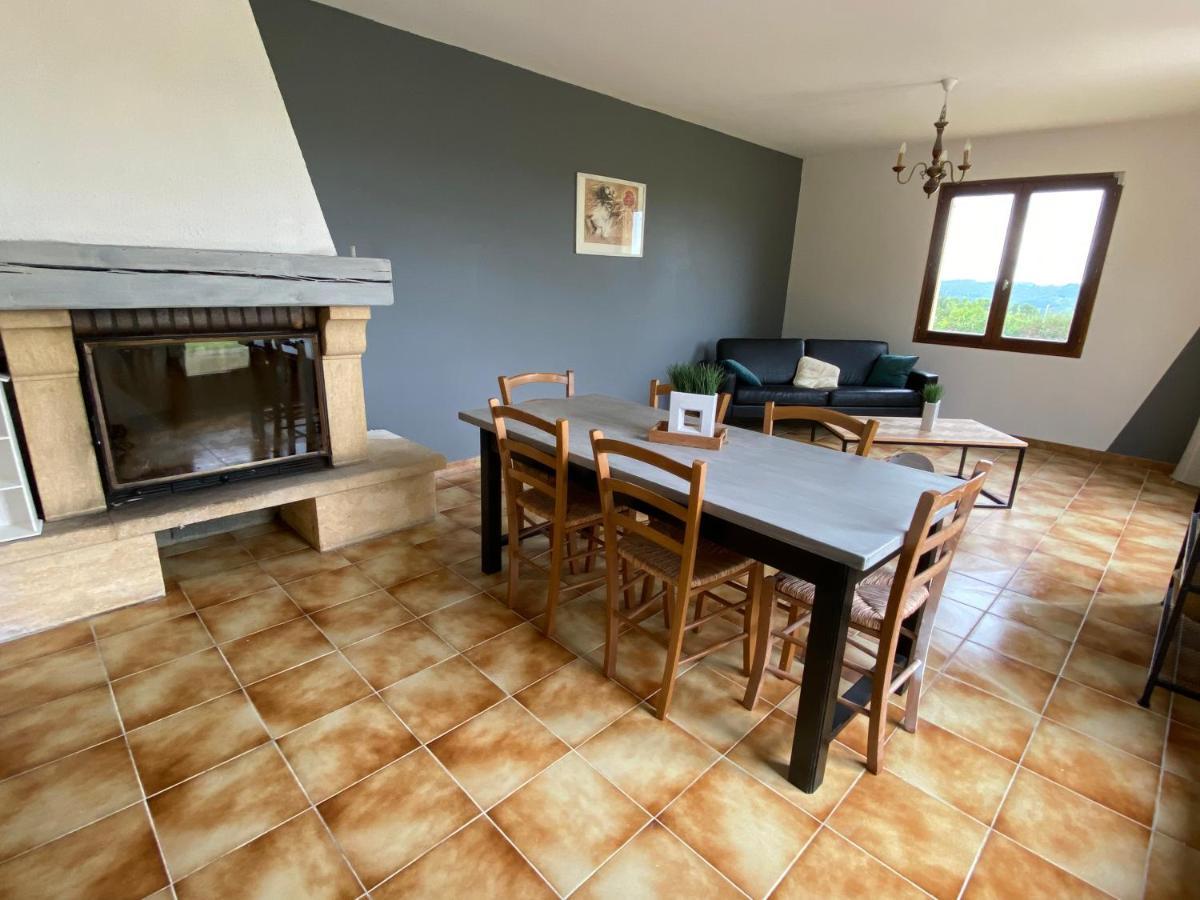 Maison En Campagne Avec Vue Sur Les Pyrenees Estampes Luaran gambar
